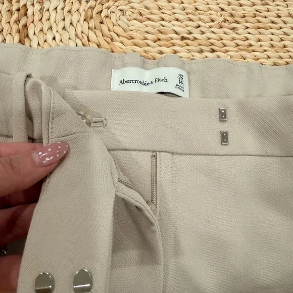 Abercrombie & Fitch Sloan Light Tan Trousers Long Length - Picture 2 of 6